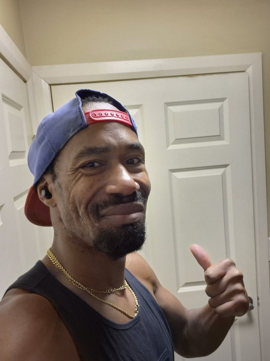 Not bad age 44 yrs old about turns 45 yrs old next month to all my boruica🇵🇷 and Colombian🇨🇴 Mexican🇲🇽 Cuban🇨🇺 🇩🇴 🇧🇷 brothers