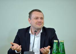 PrawakMatii's tweet photo. 🔊Obaj z ojcem wiedzieliśmy, że Amber Gold "to lipa"...
Bez przesady🤦‍♂️ Przecież, to tylko 850 milionów złotych, a takie było wielkie halo🤦‍♂️No i co stało się coś!🤦‍♂️ https://t.co/dw1g5HySNY