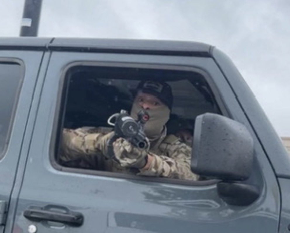 CantEverDie's tweet image. it was only a matter of time that government terrorist thugs who went around aiming guns at people photographing them were going to act on it