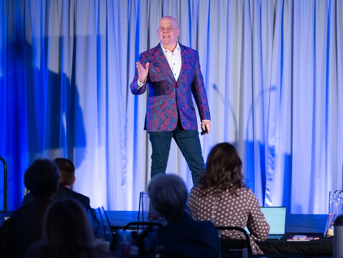 bigkid's tweet image. Brian Walter brought the energy, the clarity, and the laughs—exactly what the Engaging Retreat is all about.

Click evmconference.eventbrite.com/?discount=evmj… to register

#engagingvirtualmeetings #johnchen #virtualmeeting #zoom #zoommeeting #virtualevent #workfromhome #virtualconference