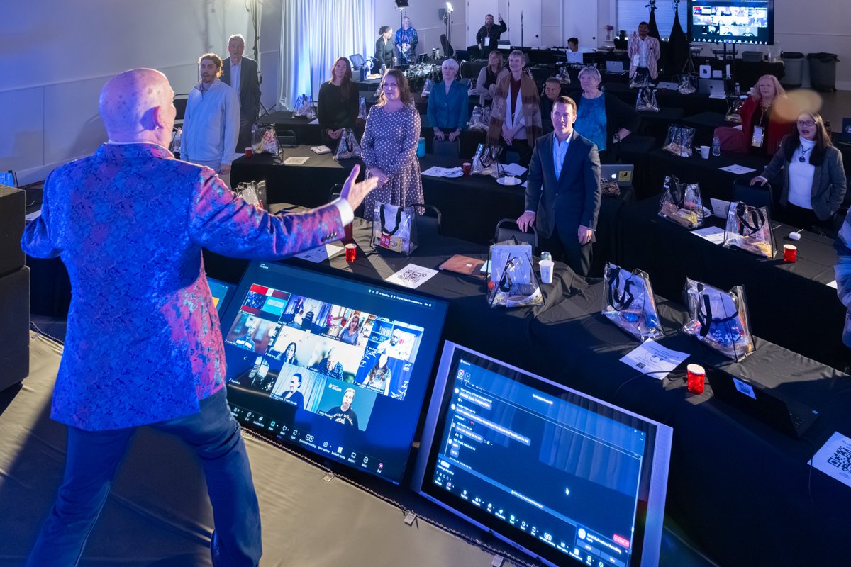 bigkid's tweet image. Brian Walter brought the energy, the clarity, and the laughs—exactly what the Engaging Retreat is all about.

Click evmconference.eventbrite.com/?discount=evmj… to register

#engagingvirtualmeetings #johnchen #virtualmeeting #zoom #zoommeeting #virtualevent #workfromhome #virtualconference