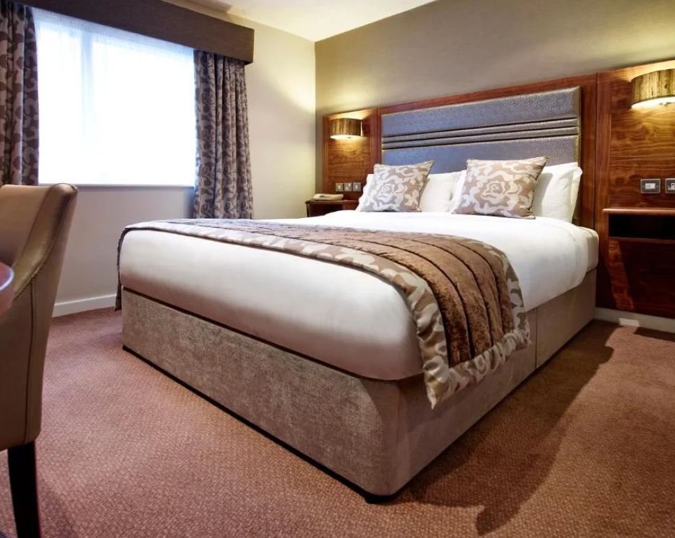 aroundaboutbrit's tweet image. OFFER @ the Briar Court Hotel in West Yorkshire.

Sunday Stay &amp;amp; Dine offer is now available for just £120.

aroundaboutbritain.co.uk/WestYorkshire/…

#BriarCourtHotel #Huddersfield #SundayStay #StayAndDine #Yorkshire #Getaway #Offer #ShortBreak #PetFriendly #FamilyFriendly #StayOver #Hotel