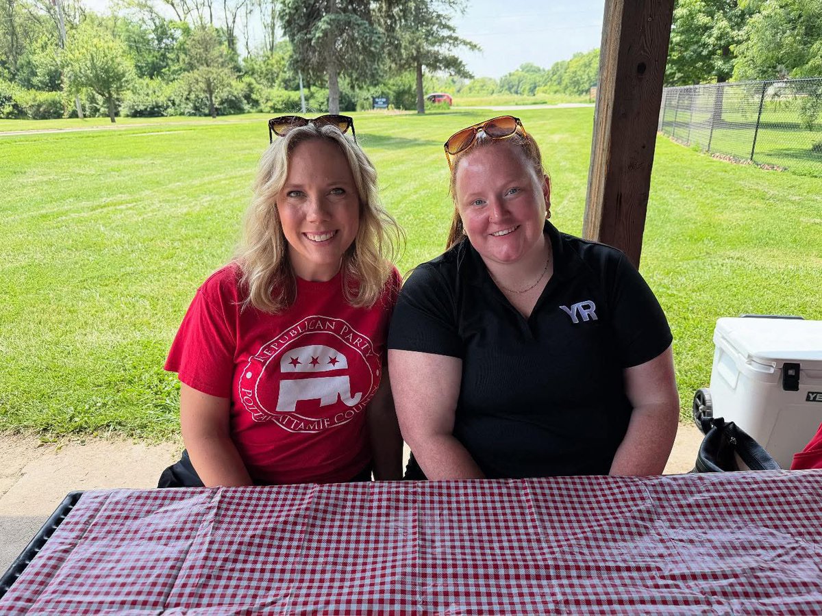 Congrats to our very own Starlyn Perdue on her new role as State Executive Director for the Farm Service Agency in Iowa! 

Our farmers are in great hands with her leadership at the helm. Iowa is so fortunate to have someone like Starlyn fighting for Iowa's agriculture. 🇺🇸