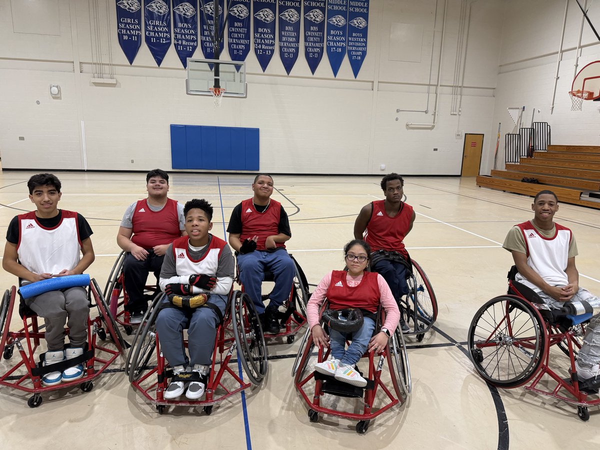 CVCollier_AD's tweet image. Thanks to the Atlanta Hawks and @AdaptedSports for providing the Gwinnett Heat with practice uniforms. #GOHEAT @blockuga78