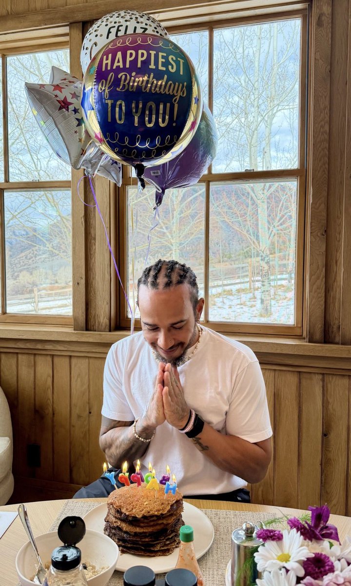 GazzettaFerrari's tweet photo. Sir Lewis Hamilton celebrating his 41st birthday 🎂 https://t.co/lhb8ejiOKr