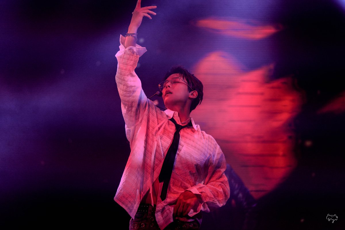 2293syi's tweet photo. 260102 Hook:Who King Taipei
#비투비 #BTOB #BTOBfanart #이민혁 #LEEMINHYUK #HUTA #허타람찌
@btob2mh https://t.co/R5JWyR9eKP