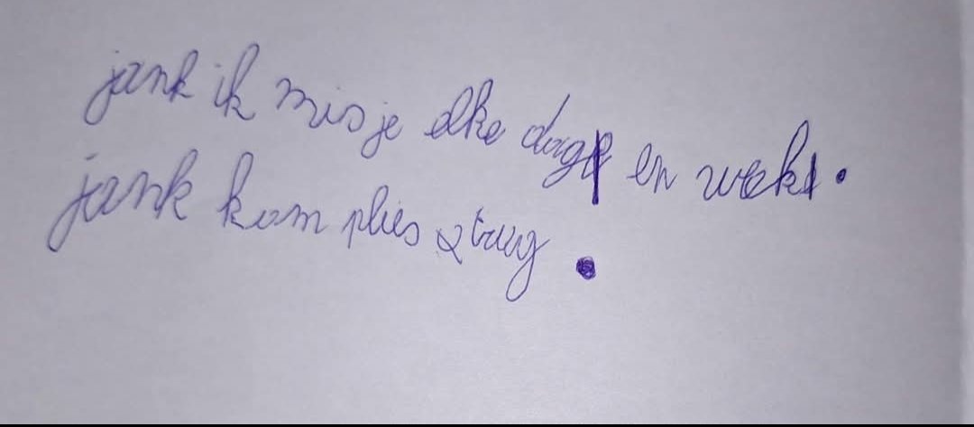 boobietje's tweet image. Hier is de hartverscheurende tekst die de zus van Yannick Verdyck had voorgelezen tijdens de jaarlijkse herdenkingsmis🤍

Beste agent,
Heeft u enig idee wat er in gang gezet werd toen u de trekker van uw pistool overhaalde? Welke verwoesting u heeft teweeggebracht in niet één…