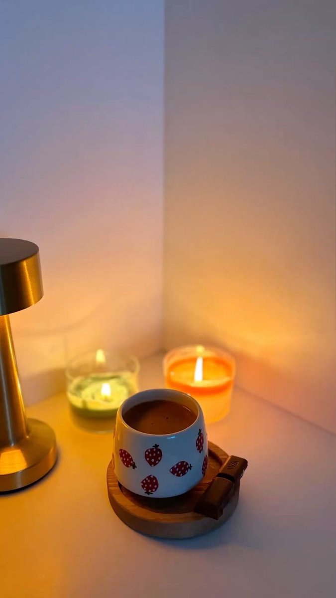 NazliManduz's tweet photo. Sessizlik ve huzur 🍫☕️ https://t.co/WMSMpViRse