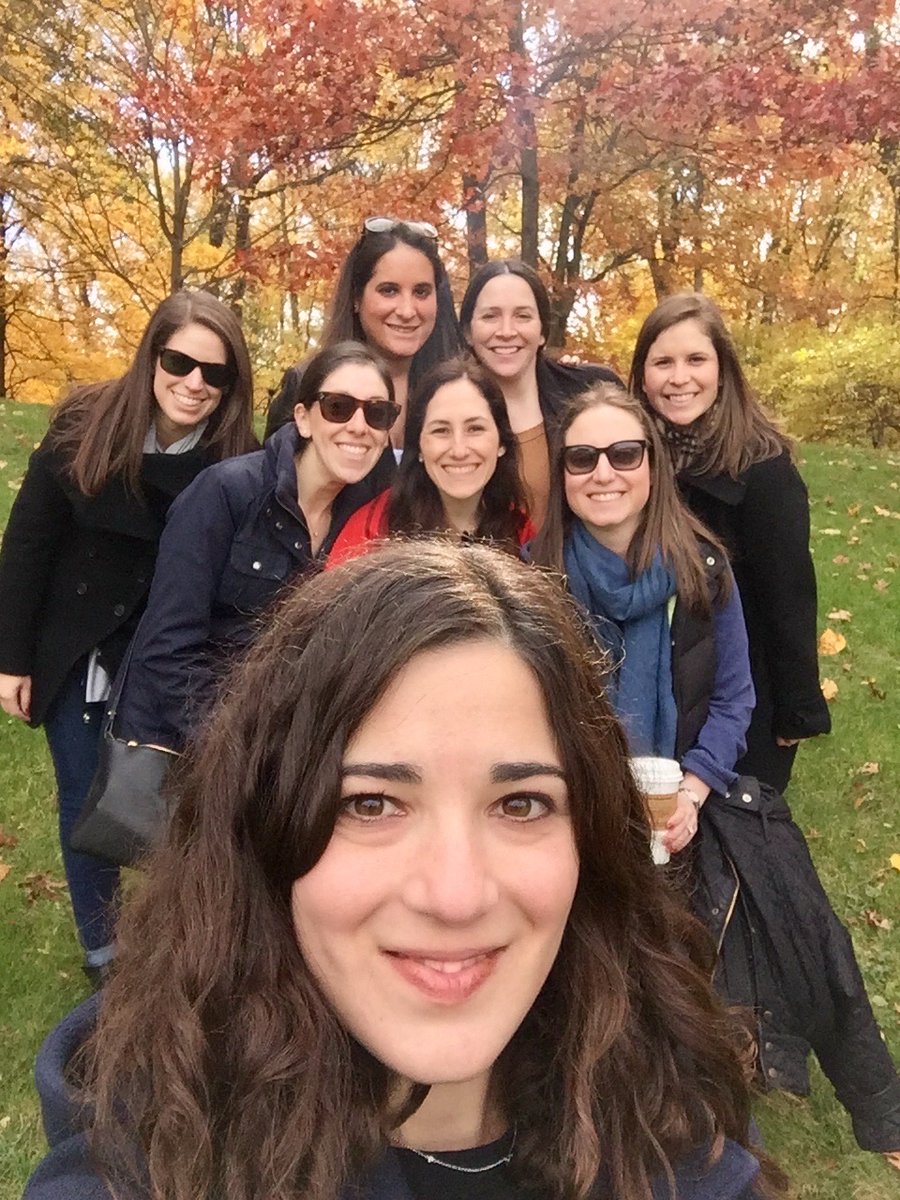 Emily's Entourage tweet media