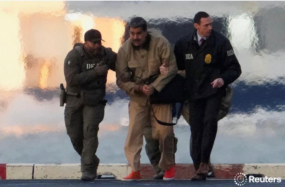 camposalexander's tweet photo. Una imagen soñada. Welcome to America! @NicolasMaduro The Land of The Free! ¡Las vas a pagar todas ante la justicia! Thanks to President @realDonaldTrump https://t.co/ILcoh1uSSK