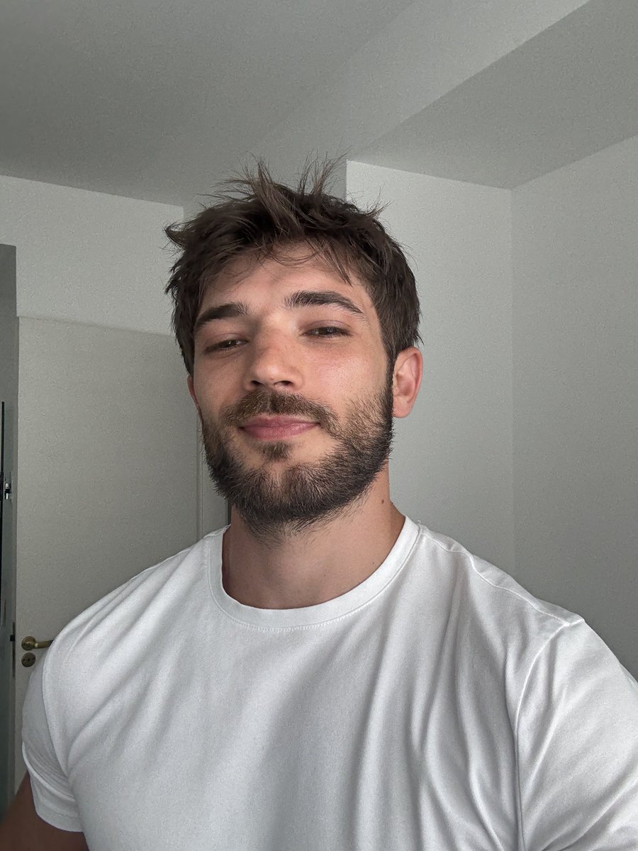 Agora que tô bronzeado só vou usar branco