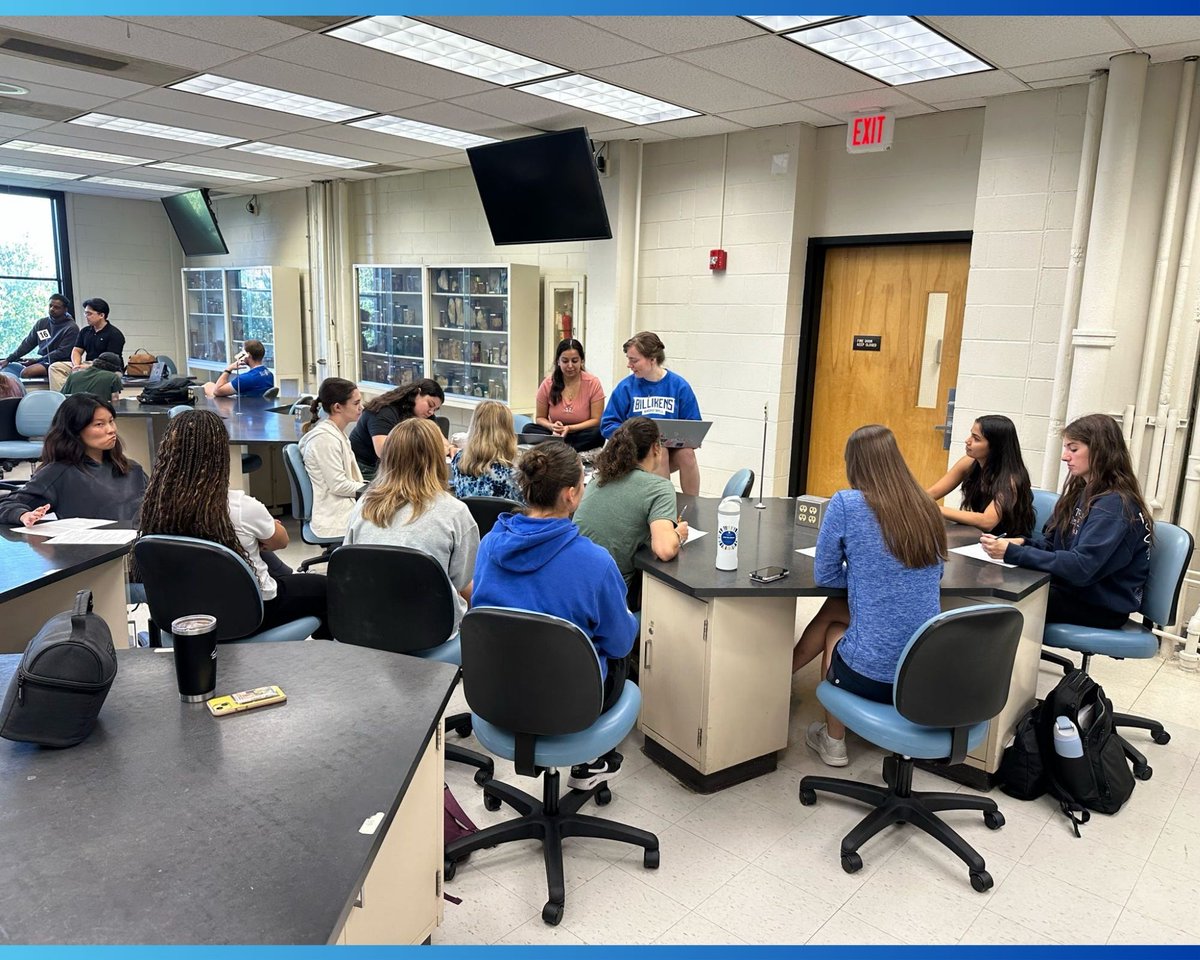 SLU_PT's tweet photo. From leading case discussions in the classroom to stepping into clinical sites, our PY3 students are leveling up! 💪We’re proud to watch them take the lead, gain confidence, and put learning into action. Good luck at your clinical sites! 📚✨
#SLUPT #CaseDiscussions #Clinicals https://t.co/t6iOmmPQGM
