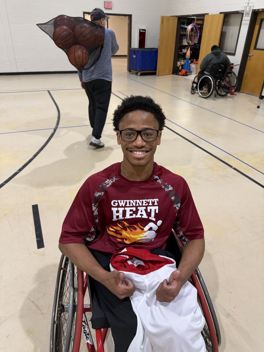 CVCollier_AD's tweet image. It was great having Jeremiah Hopson at our practice. Jeremiah was awarded the 2025 Adapted Sports League MVP and received a scholarship to attend Southwest Minnesota State University last season. #GOHEAT @blockuga78 @AdaptedSports