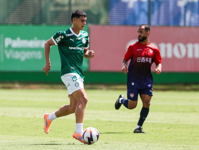 frankamenteofic's tweet photo. O Palmeiras venceu jogo-treino contra o Desportivo Brasil nesta quarta-feira:  5 a 2 com gols de Riquelme, Larson, Facundo Torres, Mauricio e Sosa. Nesta quinta, na Academia, ocorre a apresentação de Marlon Freitas. https://t.co/Gkkj2zfANM
