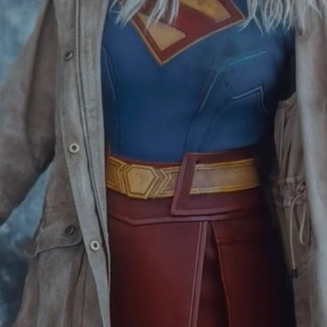 acervsupergirl's tweet image. em 2026 quero ter o glow up que esse cinto teve
