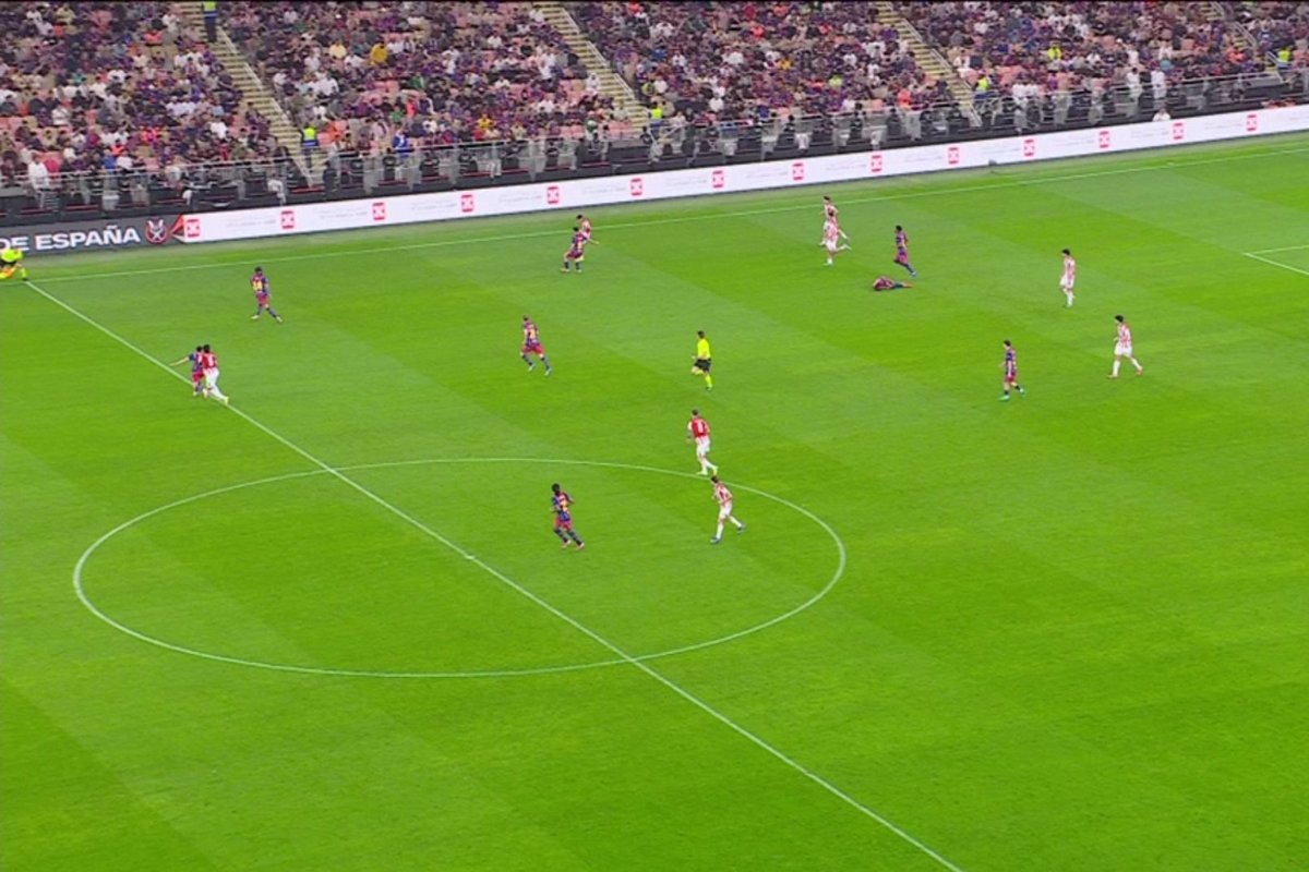 AthleticXtra's tweet photo. Ninguna de las dos jugadas, que no eran fuera de juego, se han dejado seguir. No vaya ser... https://t.co/gofOLXJMr2