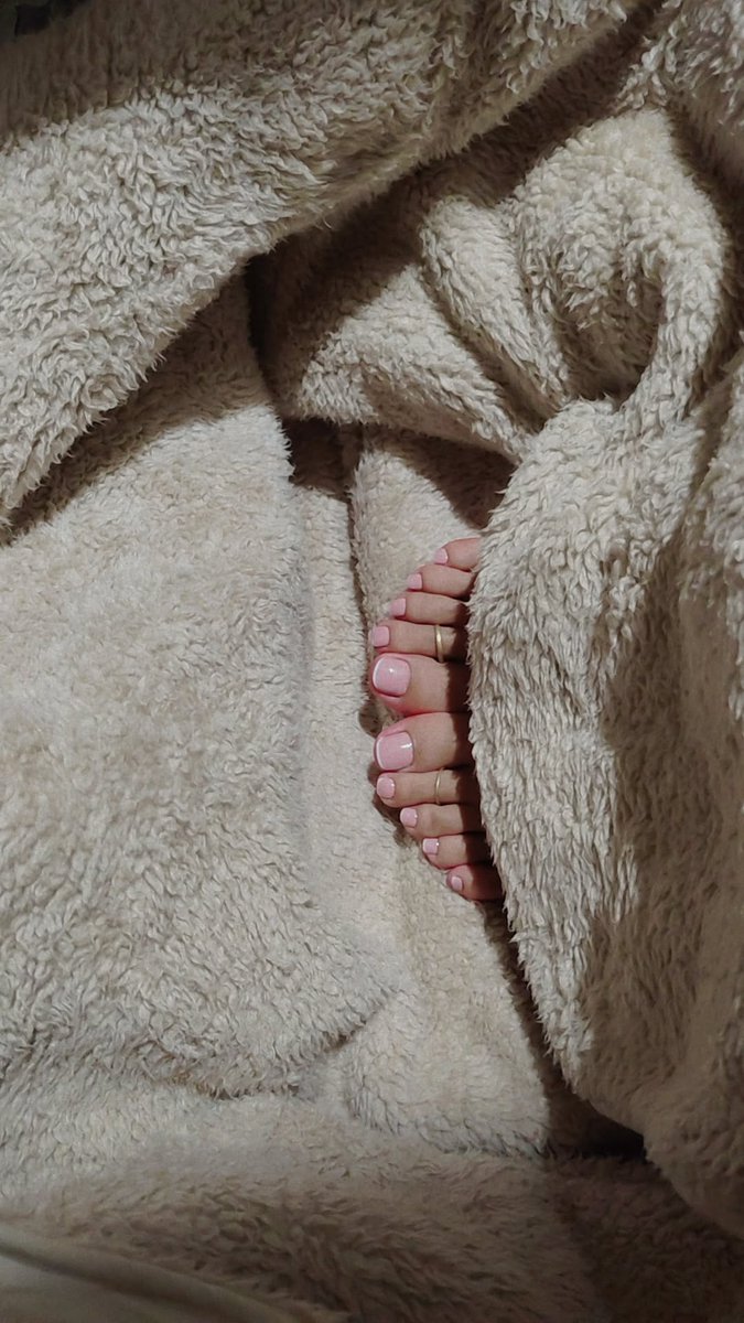 RachelRalte2's tweet image. Tribal tih vanga kezungpui lian tel kher hi ka lungawi lo🥴😆

#frenchpedicure #newnails #tribal #kephah