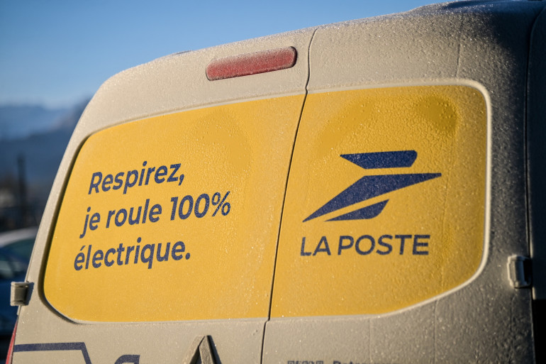 FCom06's tweet photo. La Poste annonce des perturbations dans la livraison de colis à cause de l'épisode neigeux
https://t.co/dE8xr4diAQ https://t.co/93YYH0udl5