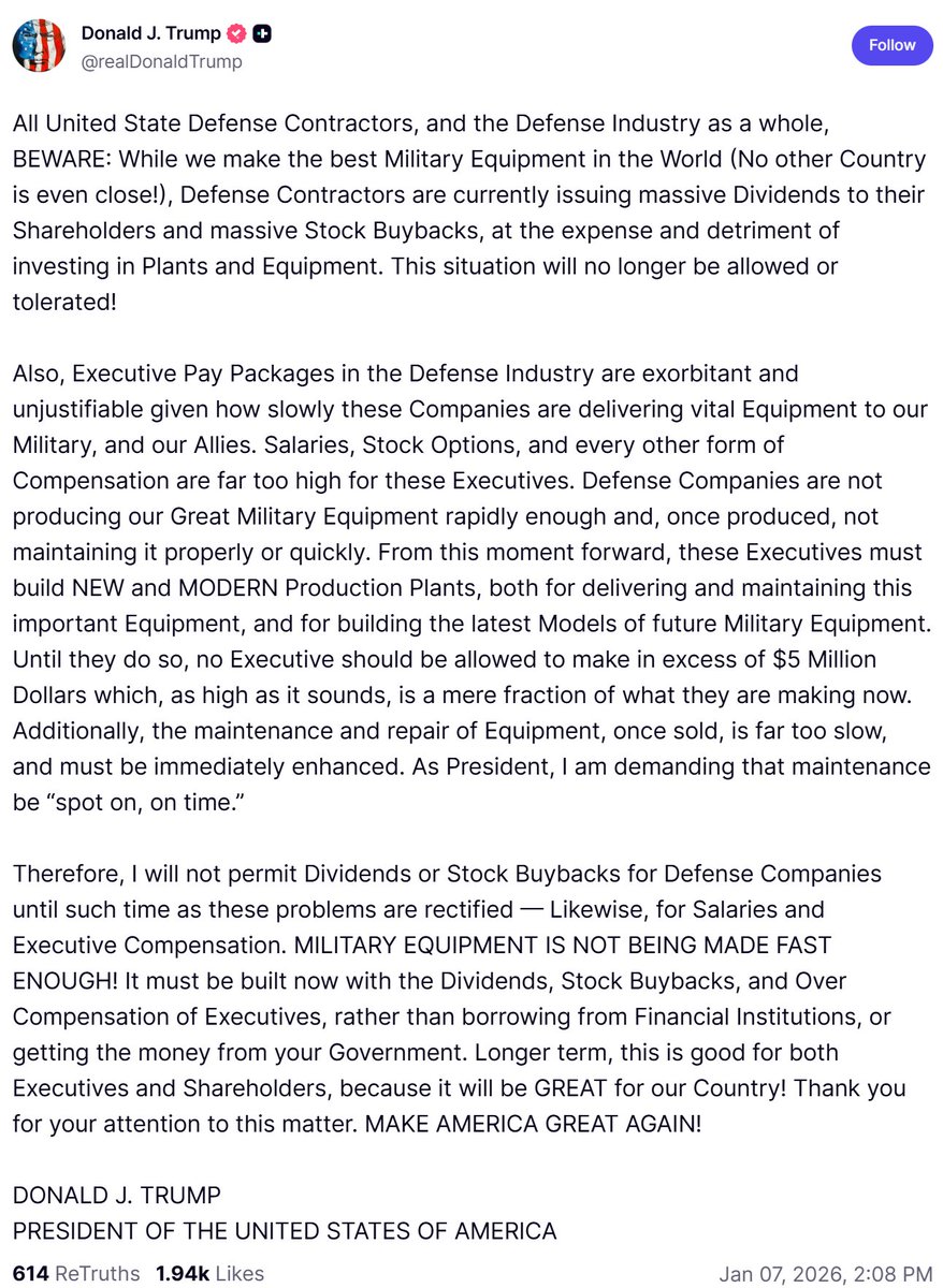 高管回购股票的意思就是，高管免费白得的股票，想办法在高位出清套现。结合高薪酬和高分红 ，相当于中国曾经的股份制改革导致的国有资产流失。不管是私有制还是公有制，管理层代理人吃股东的大户都是一个问题。