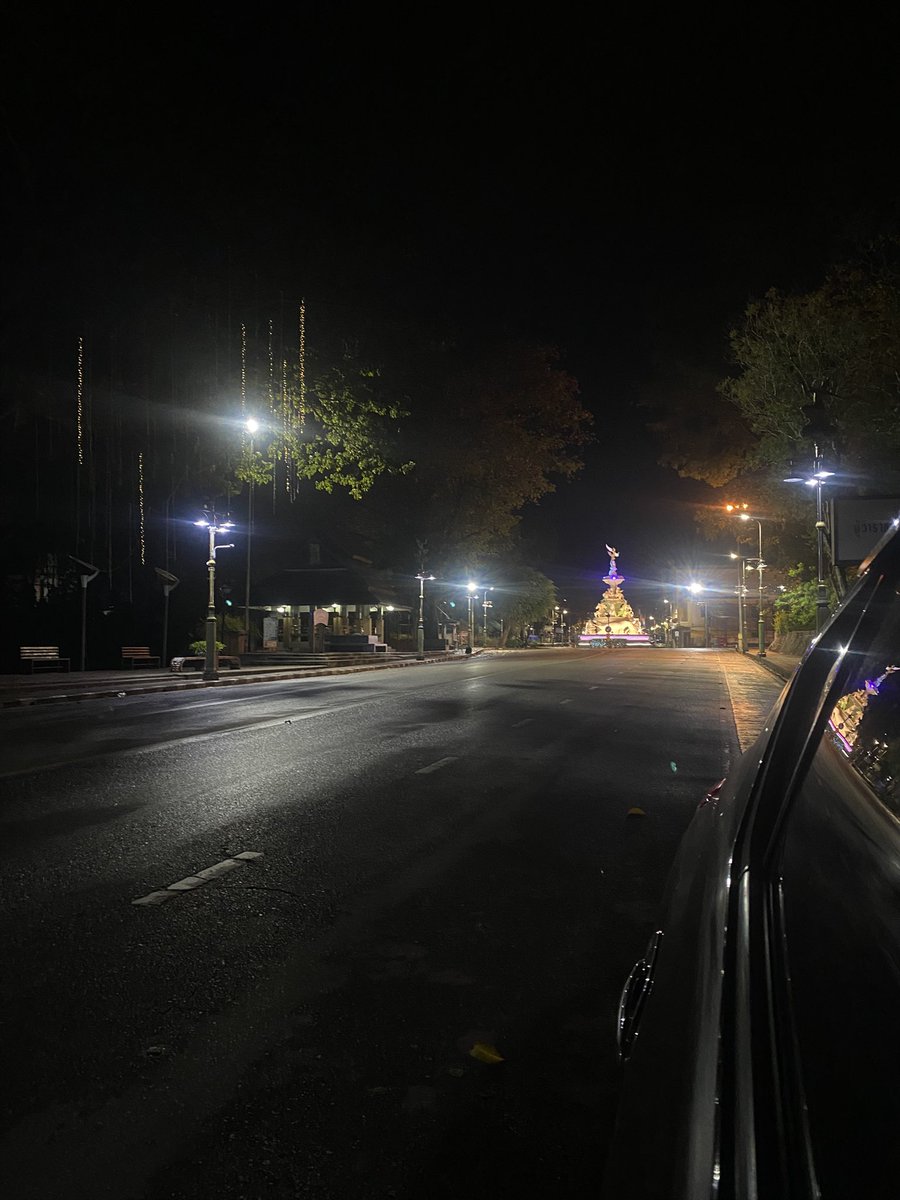 อย่าแกล้งพลอยลี่ tweet media