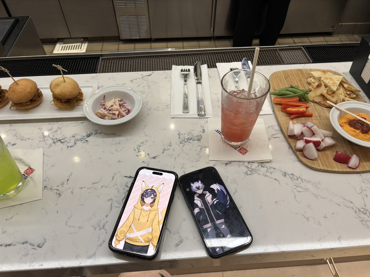 PiikachuPstar's tweet photo. had a nice time meeting @DrkEcliipseVT had 1 embarrassing moment but other than that :3 https://t.co/pYeQxAjHxM