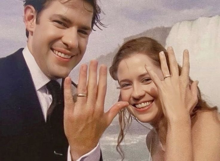 Baswa_'s tweet photo. Je revois la saison 6 de THE OFFICE , le mariage de Jim et Pam c’est l’un des plus beaux moments de la série !! https://t.co/THht1SLlsh