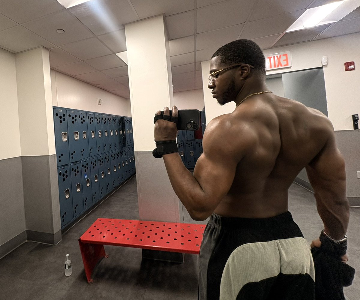 Leeeskiiii's tweet image. Bionic. 🦾