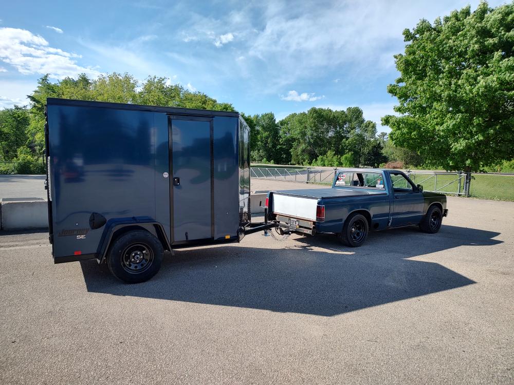 spohnperf's tweet image. Our favorite kind of build: home garage, serious intent.

Kory Krull’s LS-swapped GMC was built in his own garage. LS1/T56, Spohn U/LCAs, coilovers, big brakes, and a proper rear.

Then he loads up his trailer and hunts cones. 🏁

#spohnperformance #builtnotbought #autocross