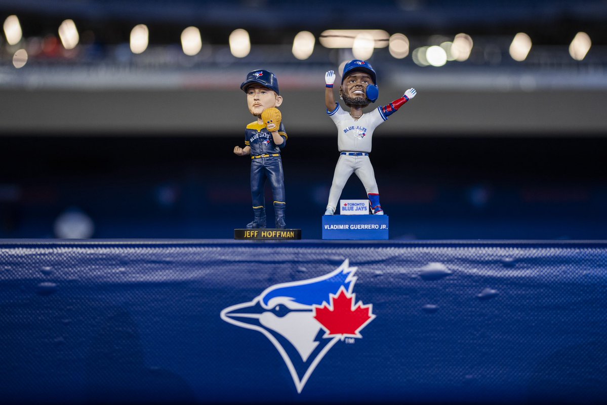 Happy #NationalBobbleheadDay!
Reply with a pic of your favourite bobblehead for a chance get Blue Jays swag 👀👇