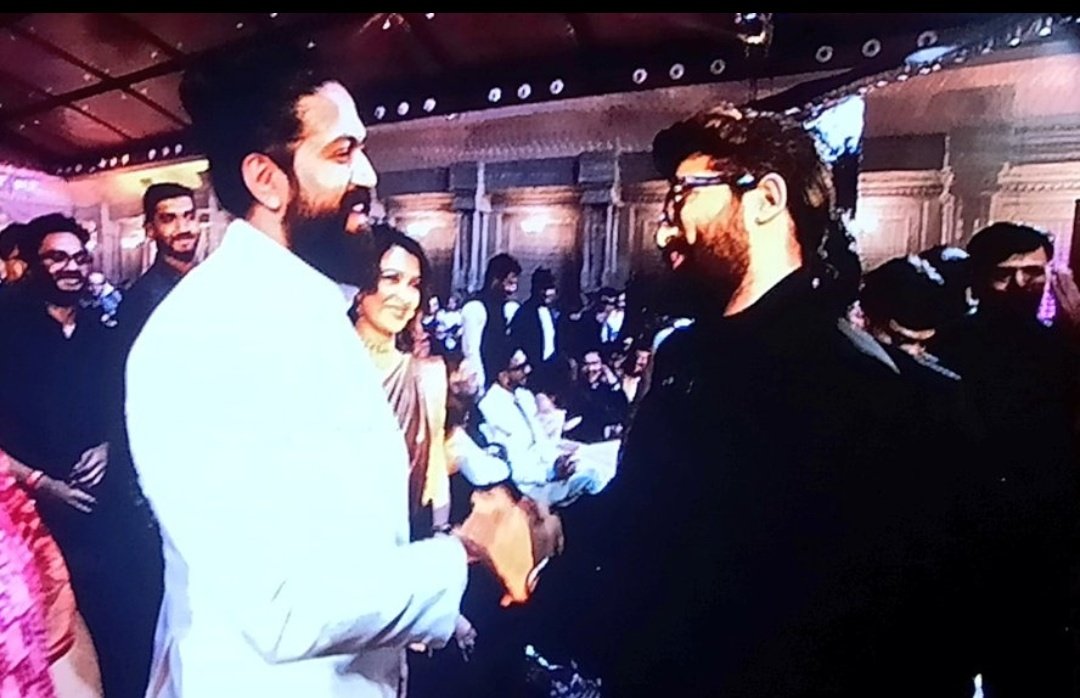plohith_p's tweet photo. Happy birthday to Rocky Star @TheNameIsYash ❤️
All the best for #ToxicTheMovie 💥
 from #AlluArjun fans
#HappybirthdayYASHBOSS https://t.co/xTYXYc6NxG