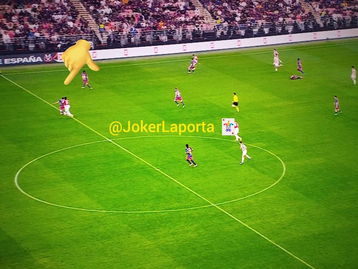 Cr7stianismo_'s tweet image. 🚨Dos ocasiones manifiestas del Athletic de Bilbao con 0-0 en la que el árbitro pita fuera de juego cuando no existía posición antirreglamentaria.

La Negreira Supercup lo tiene todo bien atado.

(Fotos de @jokerlaporta)