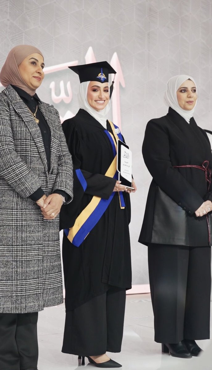 ffarahhk's tweet photo. Years of hard work, one proud moment 🎓 الحمدلله https://t.co/RHjfoxEDp1