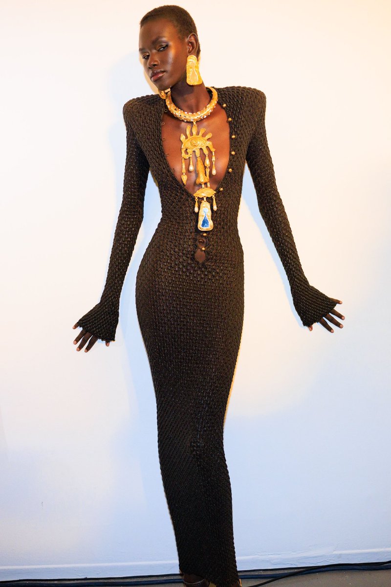 bottegasveneta's tweet image. backstage @ schiaparelli fw25 rtw ✮