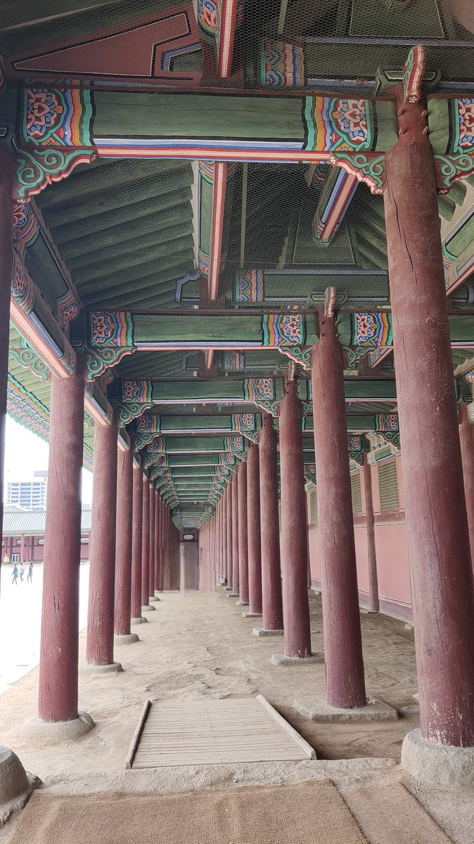 petchnai's tweet photo. พระราชวังคย็องบก (Gyeongbokgung Palace)
 ในกรุงโซล ประเทศเกาหลีใต้ https://t.co/RXd3XySJep