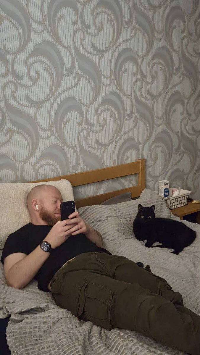 Влад tweet media