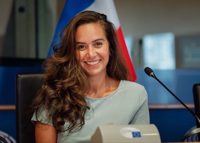 PsyGuy007's tweet image. 🚨 🇫🇷 ALERTE INFO : Sarah Knafo se présente officiellement pour devenir la prochaine maire de Paris ! Voteriez-vous pour elle ?

🅰️. OUI
🅱️. NON