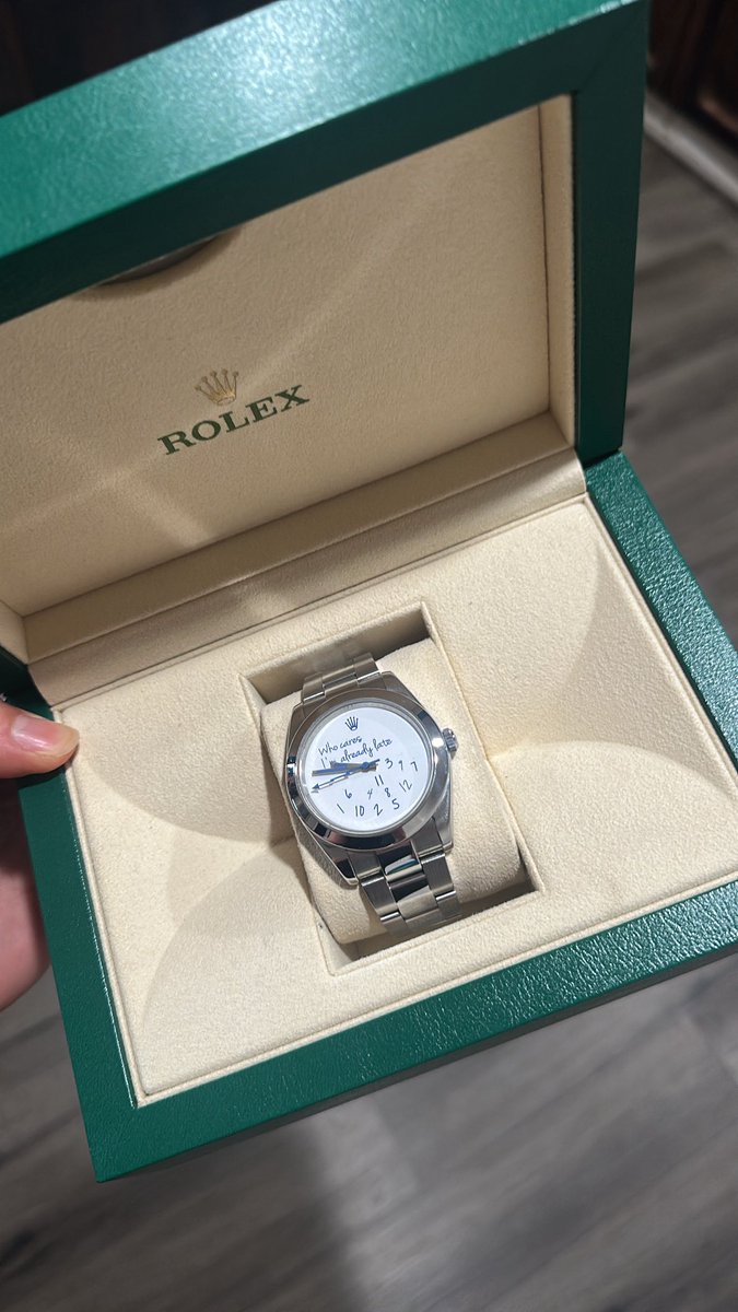 Haven’t shared much info here but.. by the end of the month I’m giving this watch away to someone :) 

Make sure you tune in to my whatnot live streams this month / peep ig (and the video comment below ⬇️)