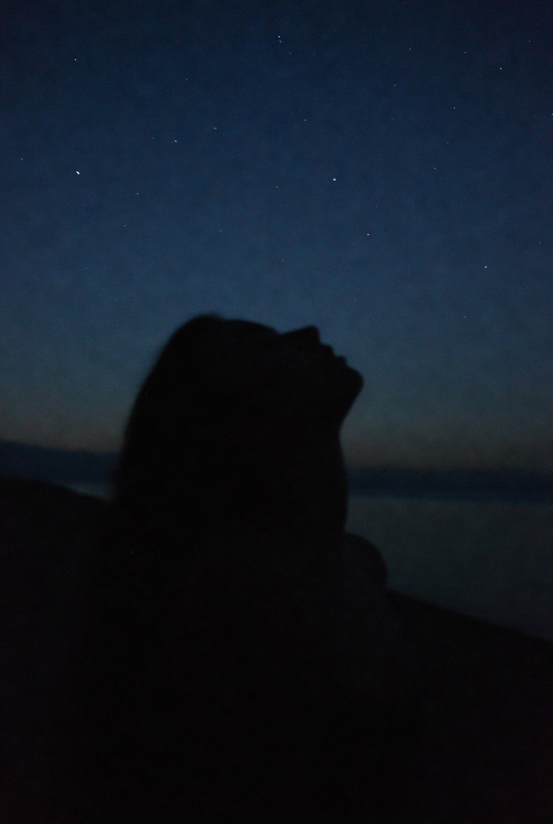 voidserenity's tweet image. Evening reflection:
Less is more means removing what weighs you down.
What's one thing you're releasing today for more serenity?