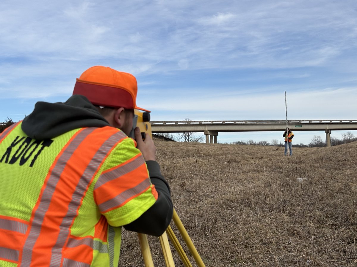 A KDOT survey crew will be working now through March on a 3.5- mile stretch of the U.S. 169 corridor between Chanute and Humboldt in Allen County. Drive with care, and please give them room to safely work. Read more here: ksdot.gov/Home/Component…