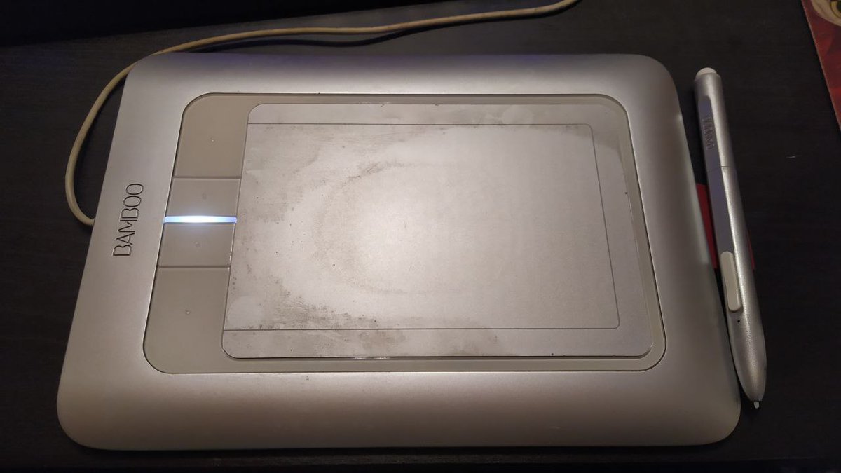 My art vs my tablet. Anno Domini: 2012. It's so old that to install the drivers I have to dig the Internet Archive like a wizard searches old ruins for relics of past ages.