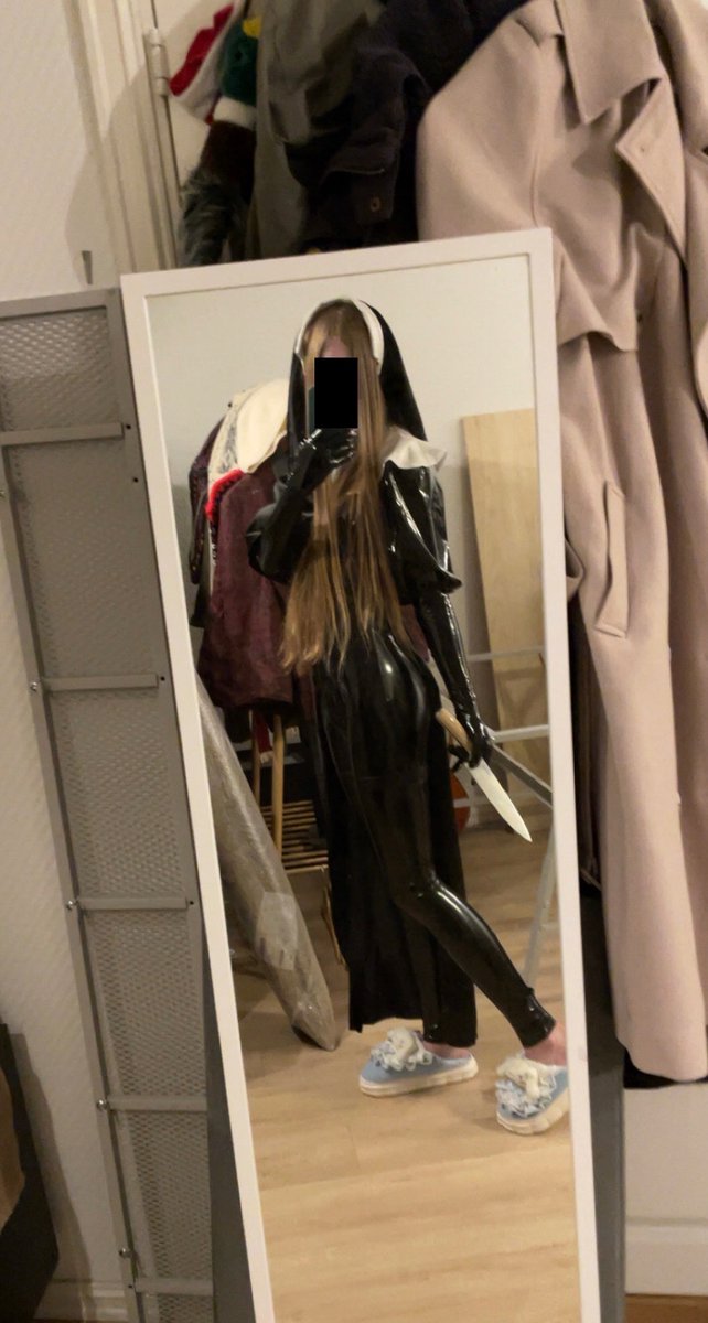 eirnnn's tweet photo. make me ur fart cushion or toilet🥺
(photos from main) https://t.co/8VUT2Nn2f5