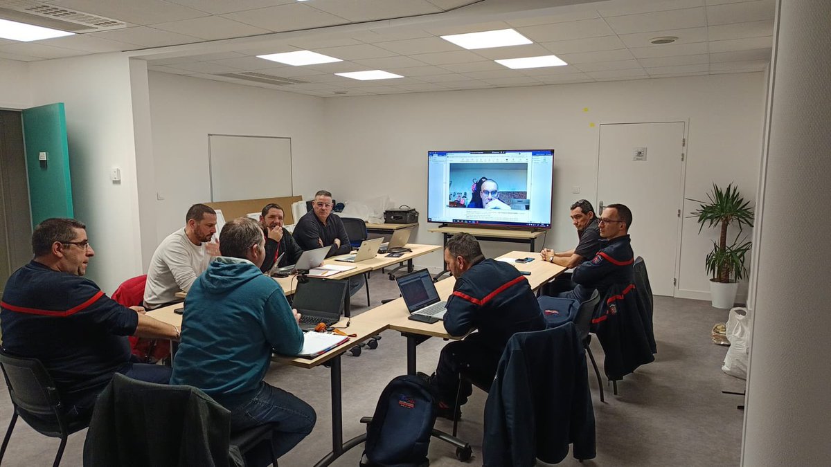 📌 Réunion du Bureau exécutif – 07/01/2026

Le Bureau exécutif de l’UDSP 49 s’est réuni autour des points suivants :
▪️ JSP
▪️ Finances
▪️ Dossiers sociaux
▪️ Préparation du CA
▪️ Retour sur l’arbre de Noël des pupilles
▪️ Commissions

🚒🤝

#UDSP49 #SapeursPompiers #Engagement