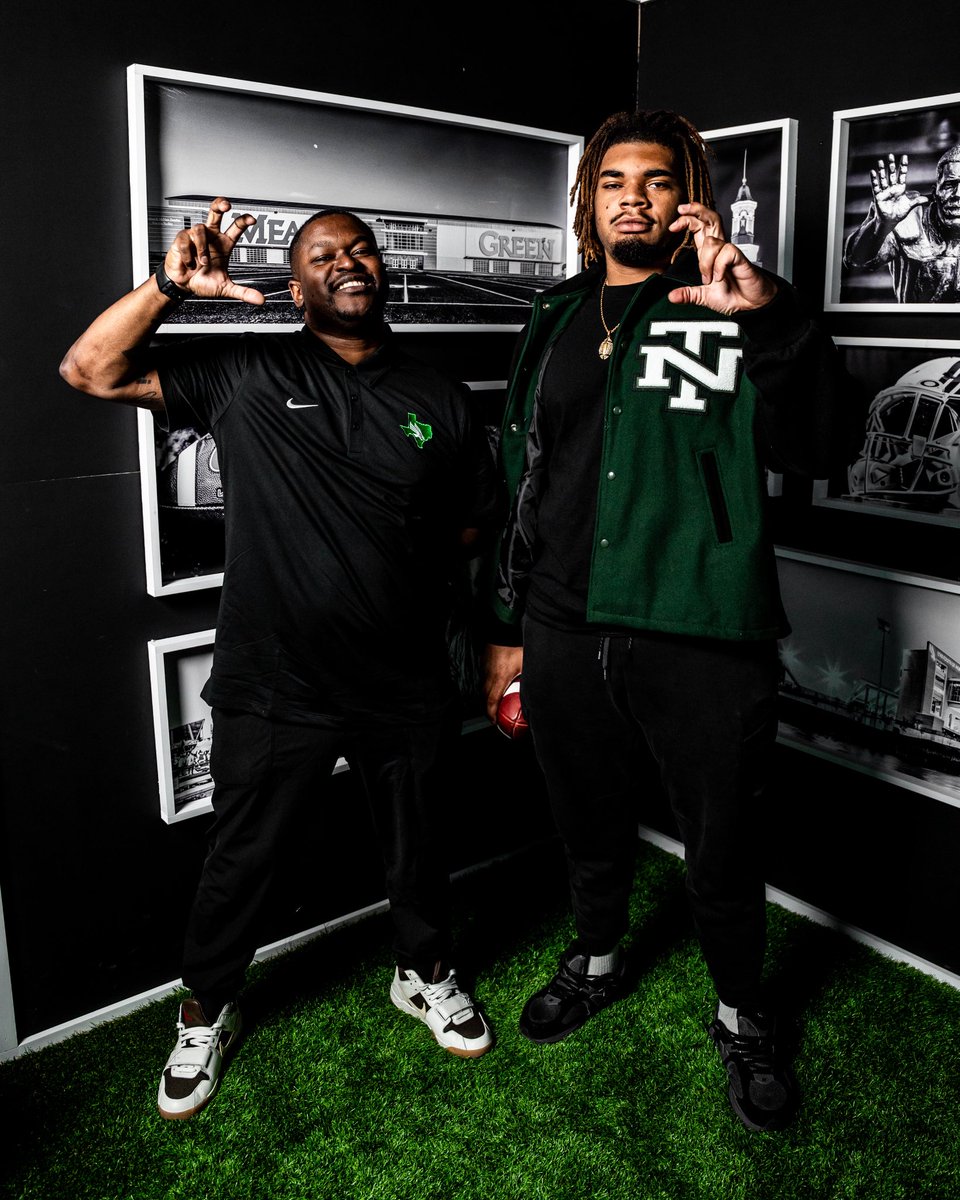 ChanStrong03's tweet image. ⚪️🟢🦅