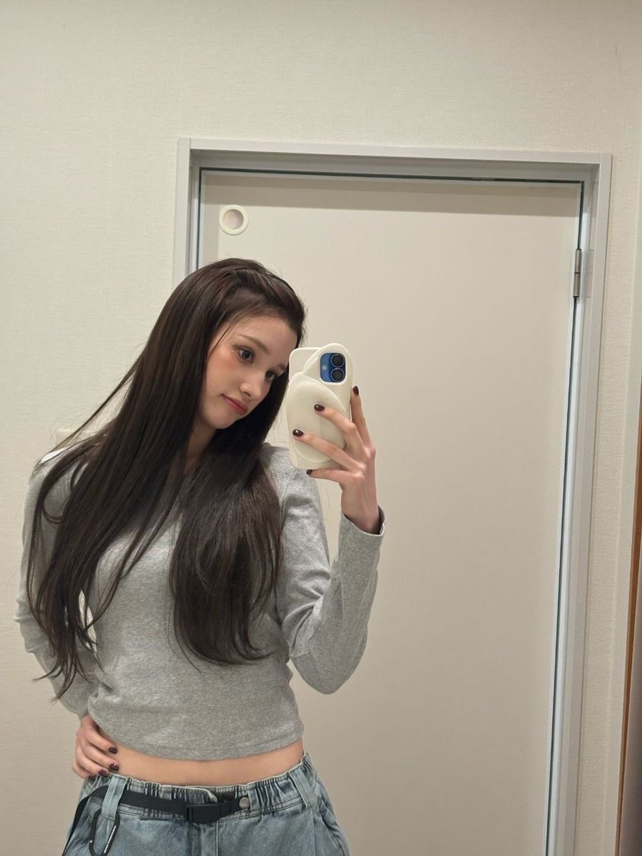 kep1erbase's tweet image. #KEP1ER comeback spoiler by #HIYYIH on 🫧

🦁: I’m having fun recording, the song concept is similar but also different. Its a great song to sing
🦁: very addictive, you will keep on singing it I even hear it in my dreams

©️ fotg_hiyyih