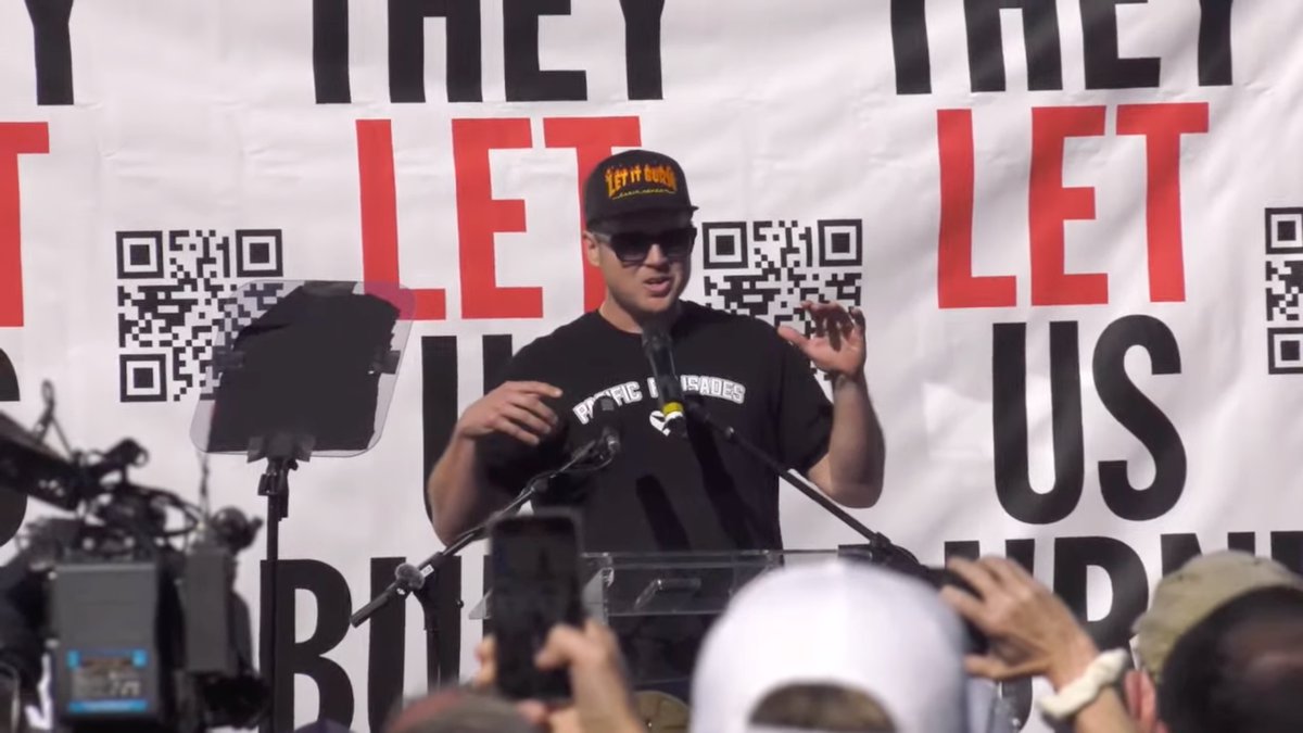 Hotshot_Movie's tweet image. "I got more water coming outta my eyes than DWP had in both of our reservoirs"
-@spencerpratt