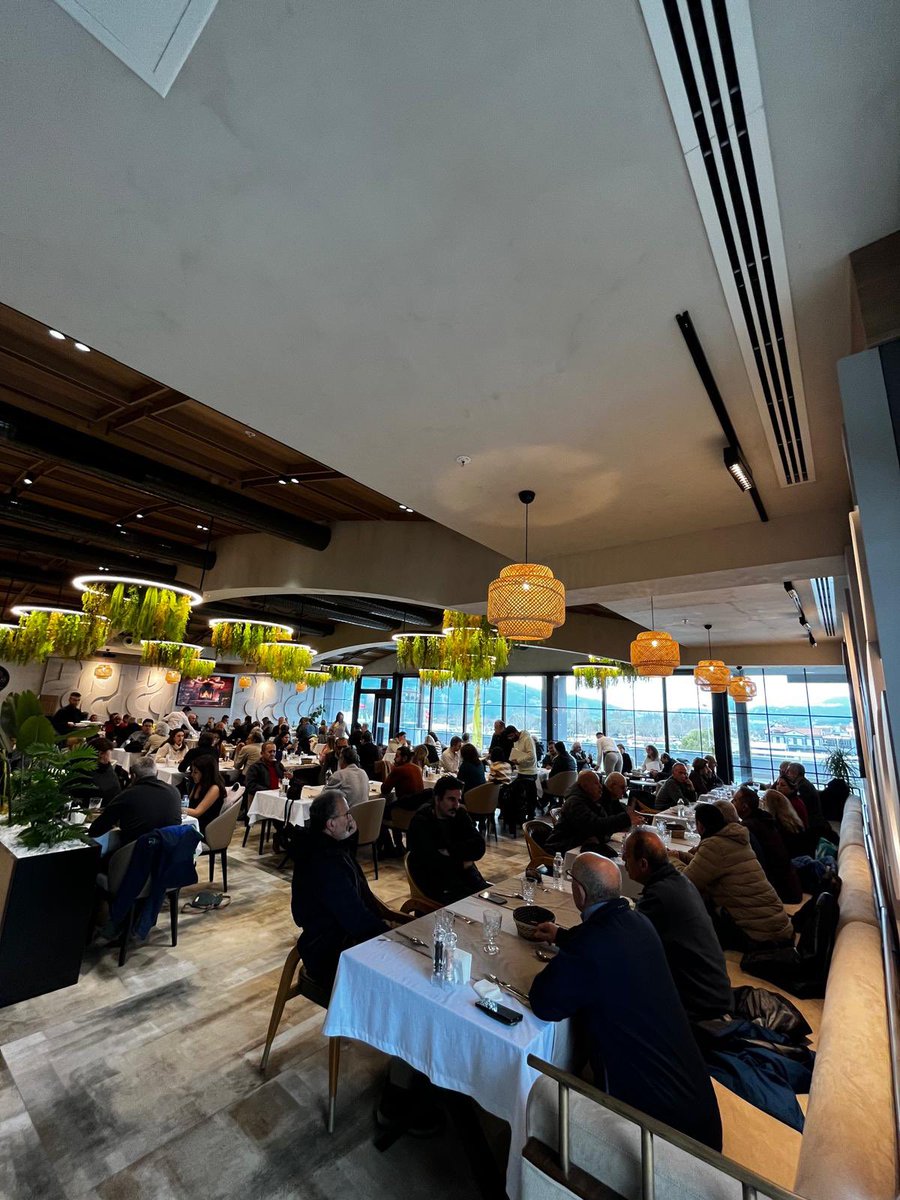 Muğla’da aile hekimleri ile bir araya geldik. Sendikamıza yeni katılan üyelerimize hayırlı olsun. 
 Birlik ve Dayanışma yemeğini düzenleyen sendika yöneticilerimiz ve temsilcilerimizin emeklerine sağlık.