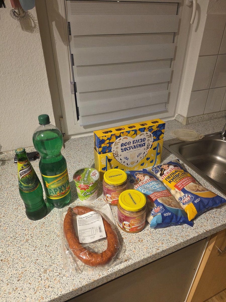 Snacks from Kyiv, the city my heart belongs to.

🌻🇺🇦