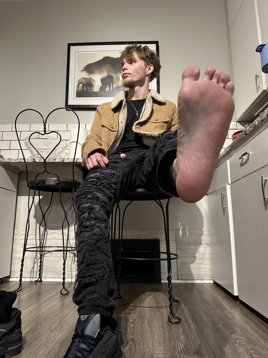 Kneel and empty your Account for my Divine Soles👑