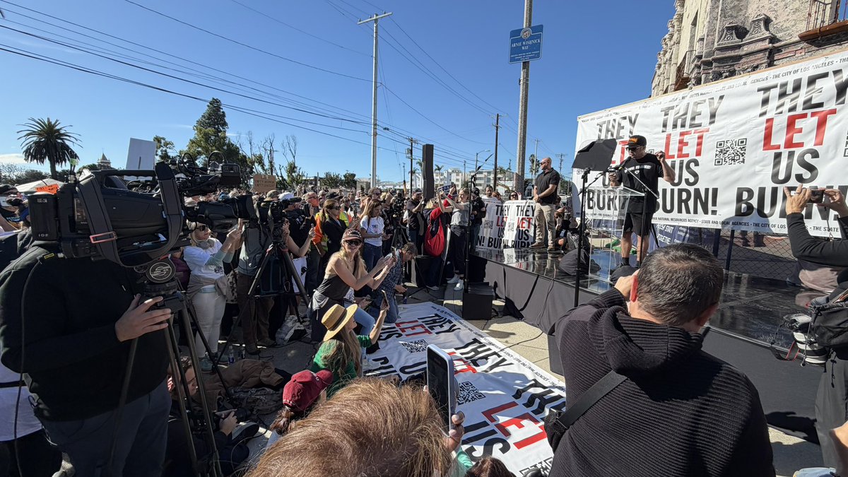 Austin Dave tweet media