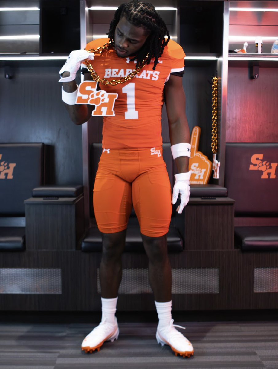 MikeSznnD1's tweet image. #EatEmUpKats ⚫️🟠